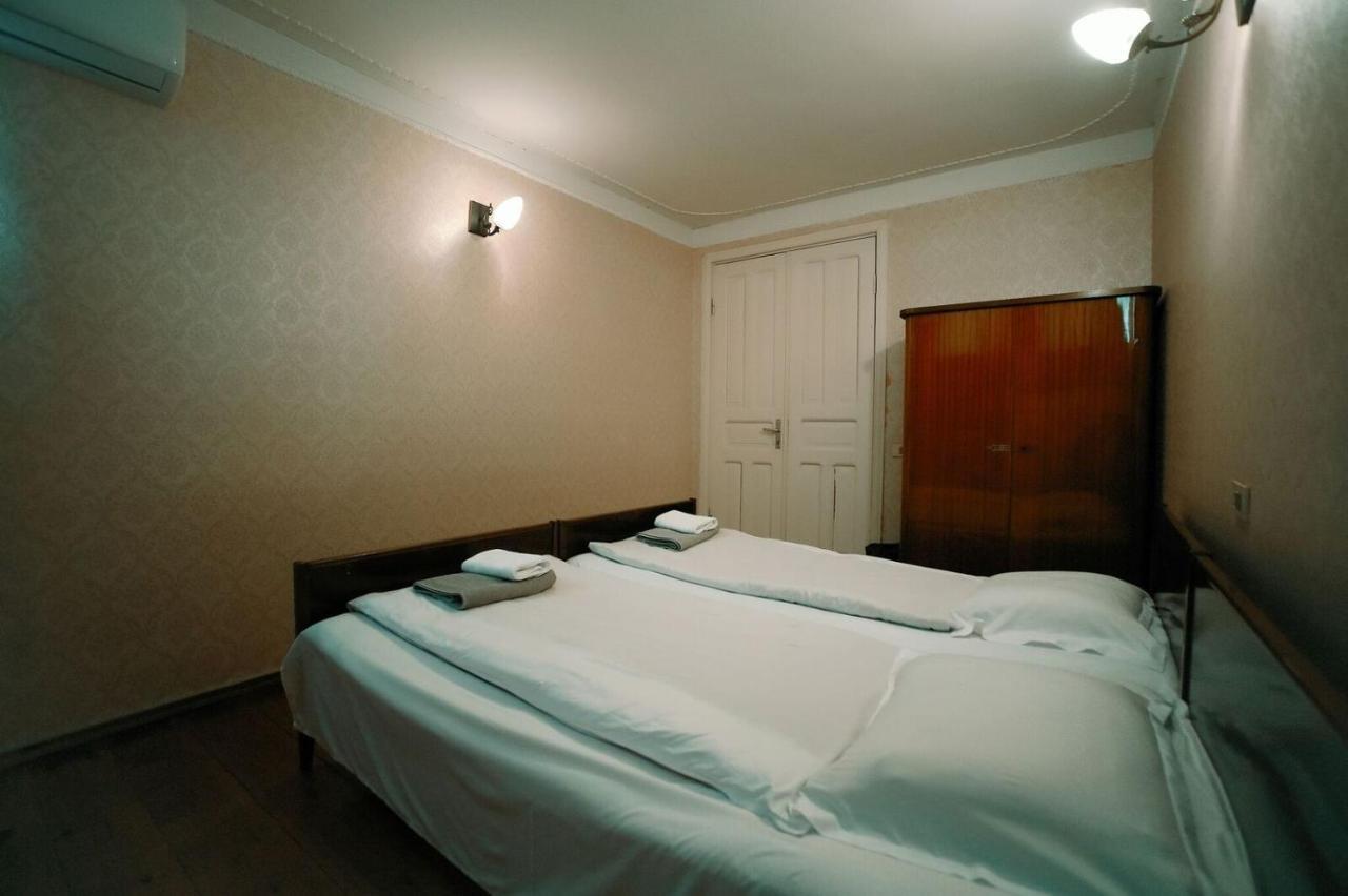 Guest House Old Kutaisi Exteriör bild